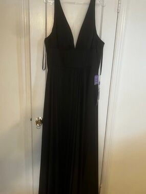 Black Sleeveless V-Neck Maxi Dress